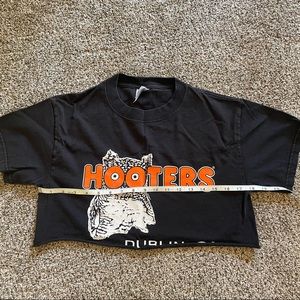 Cropped Hooters Tee Dublin CA